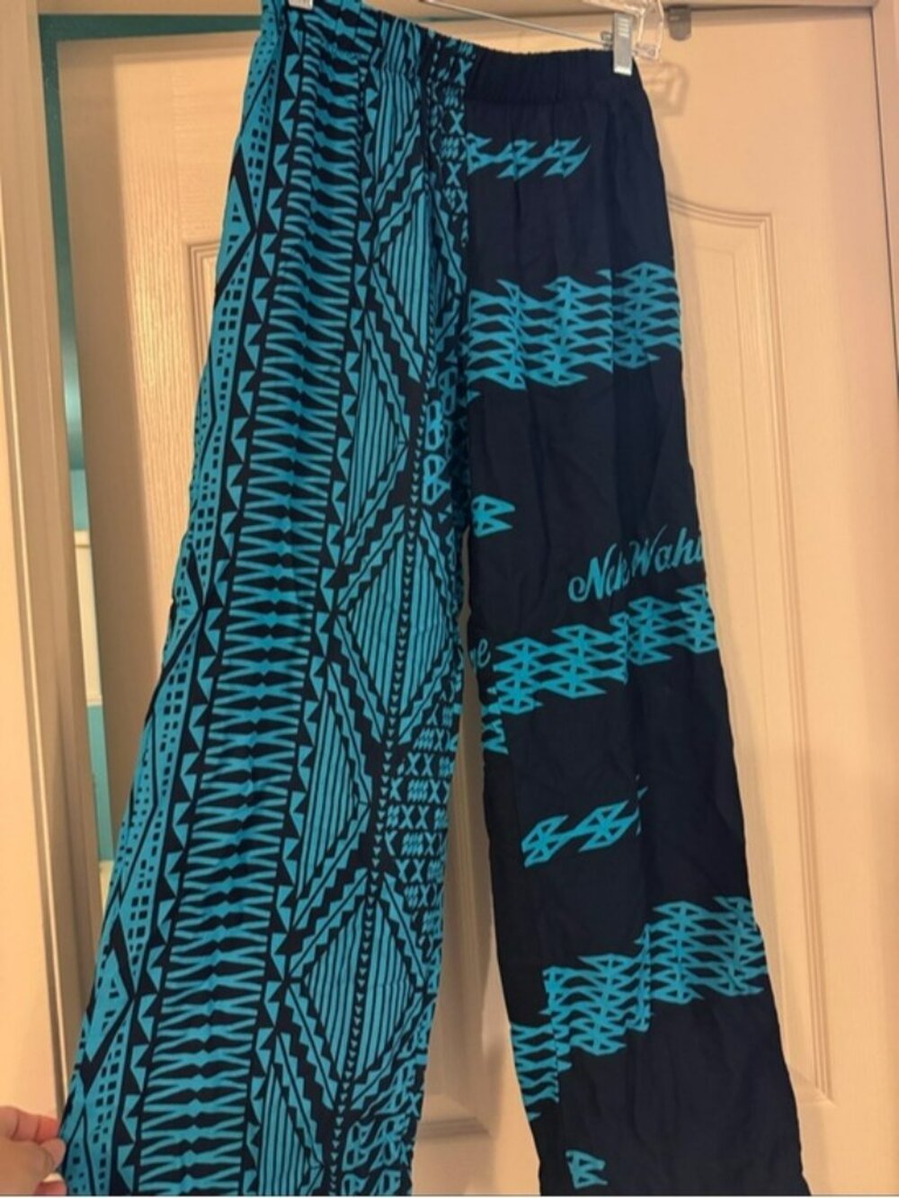 Blue & Black Printed Wide-Leg Pants